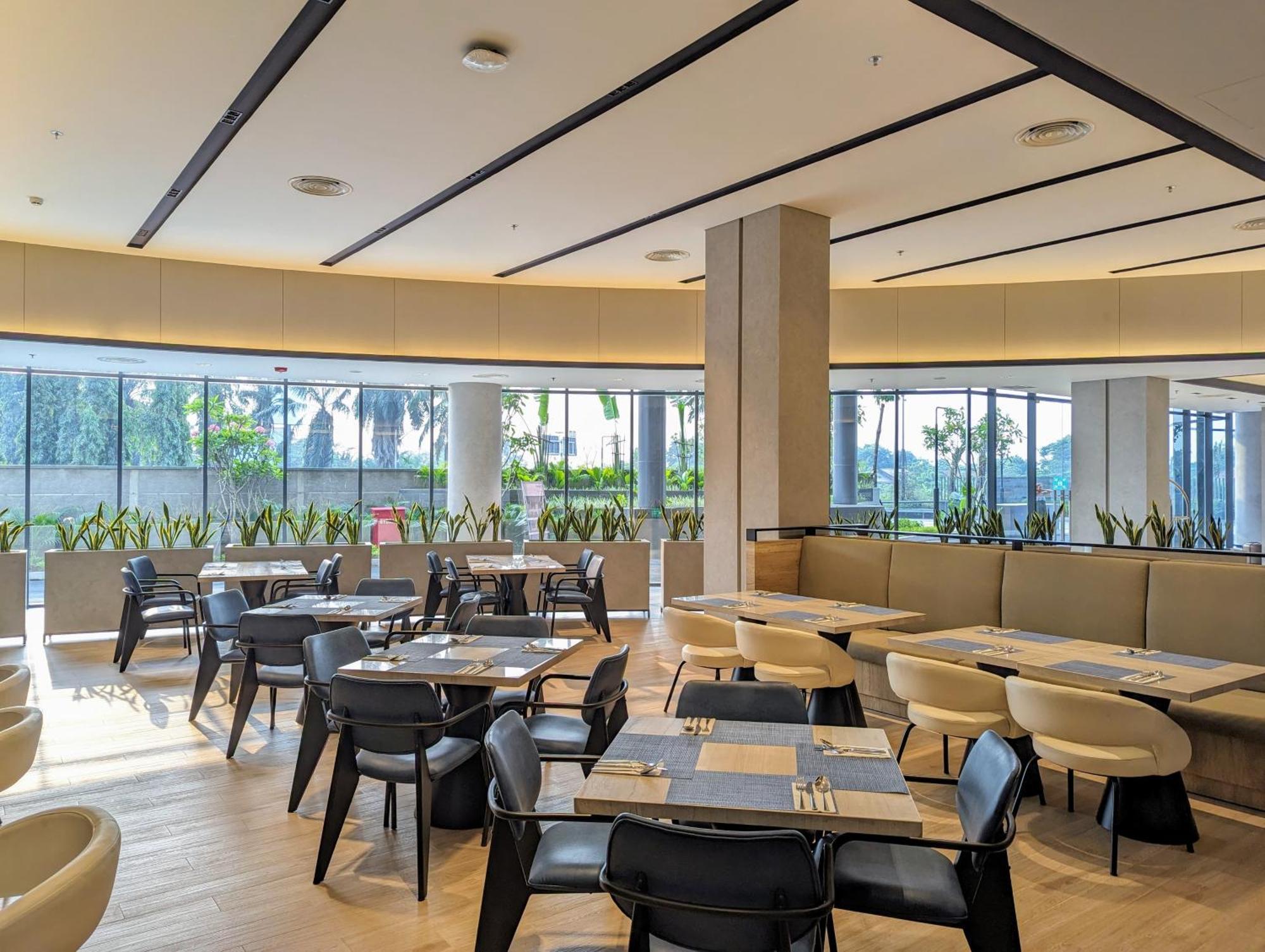 Fairfield By Marriott Jakarta Soekarno-Hatta Airport Tangerang Exterior photo